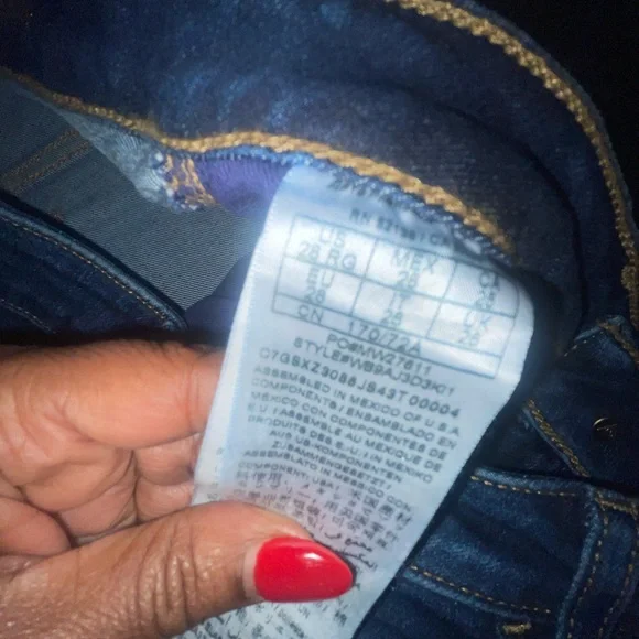 Guess Jeans - Picture 7 of 9